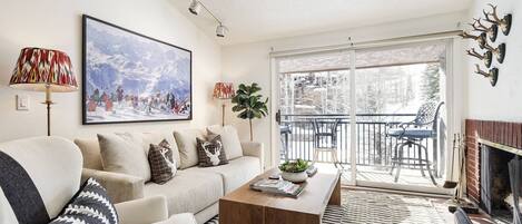 Condo (700 Monarch 301) | Fachada