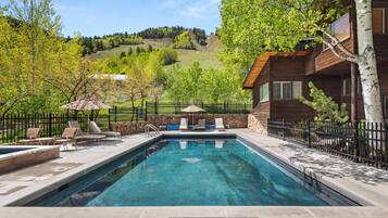 Piscina a l'aire lliure
