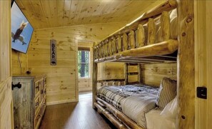 3 bedrooms, iron/ironing board, travel cot, free WiFi