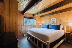 3 dormitorios, tabla de planchar con plancha, cuna de viaje