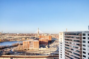 Exterior - Open & Bright Beacon Hill 1BR, near the State House by Blueground (Boston)