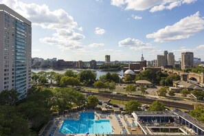 Pool - Open & Bright Beacon Hill 1BR, near the State House by Blueground (Boston)