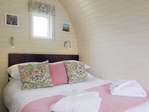 1 quarto, Wi-Fi de cortesia, roupa de cama