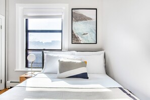 2 bedrooms, iron/ironing board, WiFi, bed sheets - Dapper Back Bay 2BR, Steps from Newbury St. and Esplanade by Blueground (Boston)