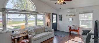 Remodeled, Grill, Outside Seating, Dock, Swimming