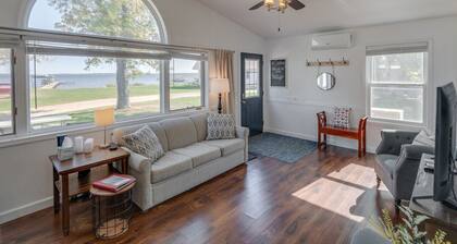 Remodeled, Grill, Outside Seating, Dock, Swimming