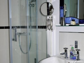 Hair dryer, towels - 3 bedroom accommodation in Fort William (Fort William)