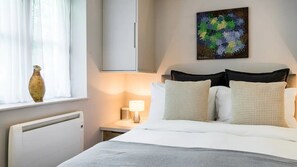 1 habitación, tabla de planchar con plancha, internet y ropa de cama 