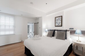 Deluxe Apartment | 1 bedroom, in-room safe, individually decorated, individually furnished - Covent Garden by Excel Apartments (London)