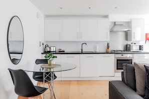 Deluxe Apartment | Living area