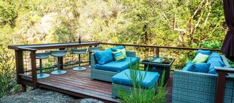 Beautiful Guest Suite with Private Deck Overlooking Forest and Waterfall