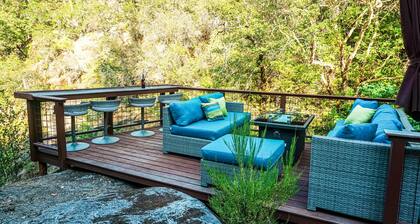 Beautiful Guest Suite with Private Deck Overlooking Forest and Waterfall