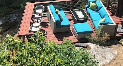 Beautiful Guest Suite with Private Deck Overlooking Forest and Waterfall