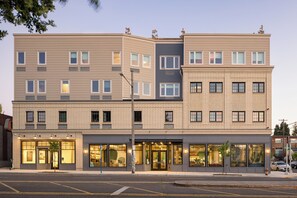 Exterior - Lolo Pass (Portland)