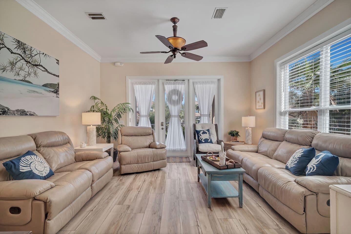 智能電視、書籍