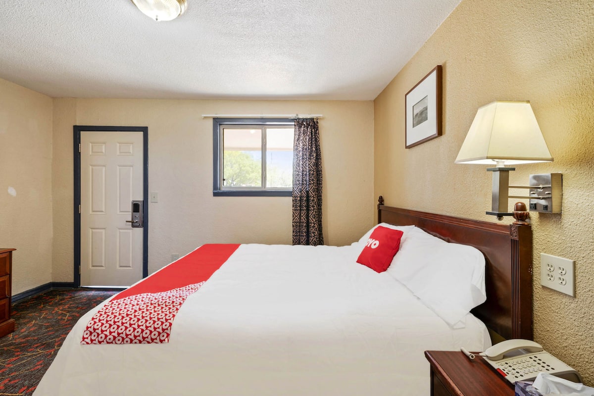 Free WiFi, bed sheets