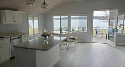 -Enjoy the Lake Life in Luxury - Galway Lake Private Waterfront