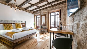 Desk, internet, bed sheets