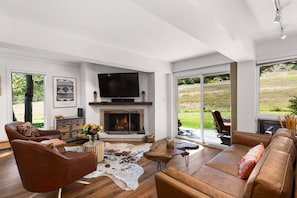 Condo (Interlude 109) | Living room - Interlude Condos by iTrip Aspen Snowmass (Snowmass Village)