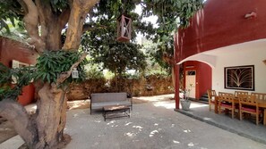 تناول الطعام بالخارج