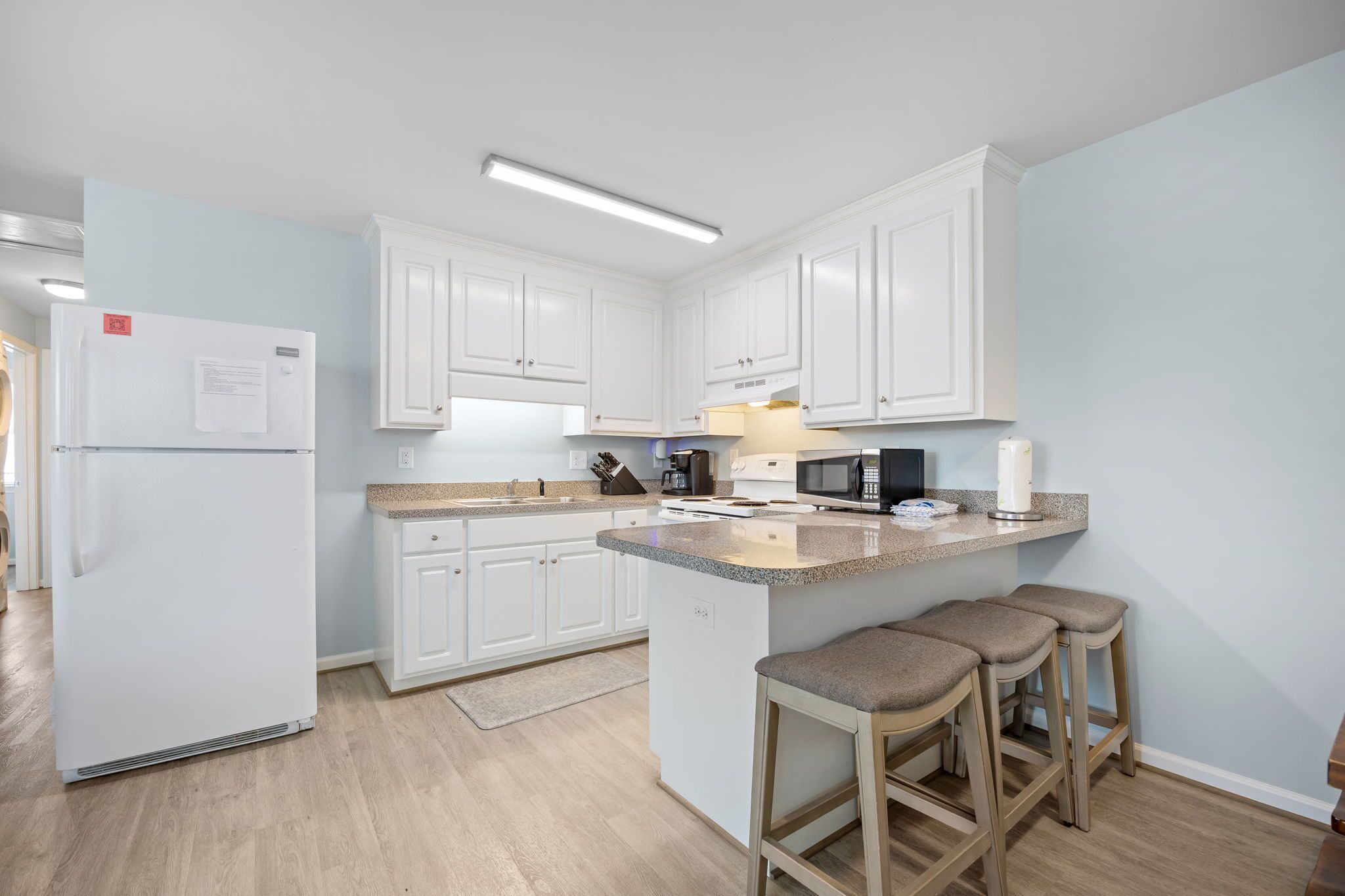 冰箱、微波炉、烤箱、炉灶