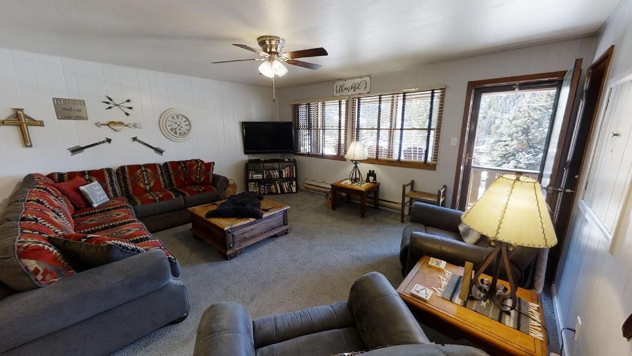 Ski View 6 - In town - On Main Street - End Unit - WiFi - Private Balcony - Trai