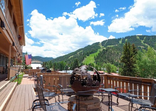 Ski View 10 - In Town - On Main Street - WiFi - Cable - Wood Burning Fireplace -