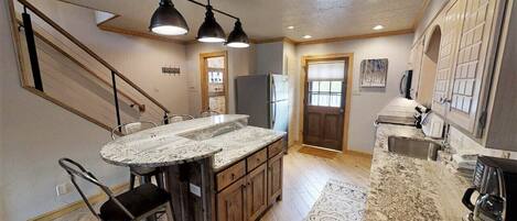 雪櫃、微波爐、焗爐、爐具