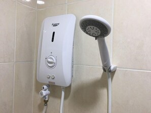 Bathroom - Signel Hostel (Kota Kinabalu)