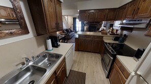 Fridge, microwave, oven, stovetop - Grandview 2 - In Town - Satellite - Washer/Dryer - Wood Burning Fireplace (Red River)