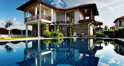 Self-catering 3Bed - villa with private pool