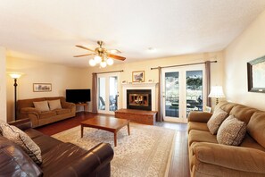 TV, fireplace, DVD player