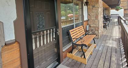 Rose Rock Mountain View - New Property! - In Town - Pet Friendly - Wood Fireplac