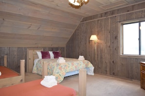 3 bedrooms, free WiFi, bed sheets