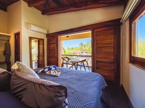 4 bedrooms, desk, free WiFi, bed sheets
