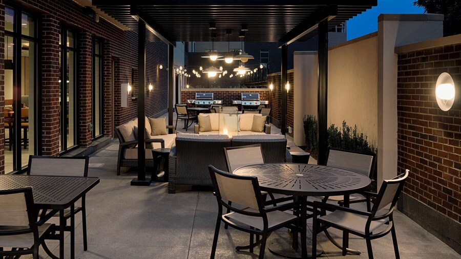 Hyatt House Columbus OSU / Short North