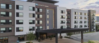 Hyatt House Columbus OSU / Short North