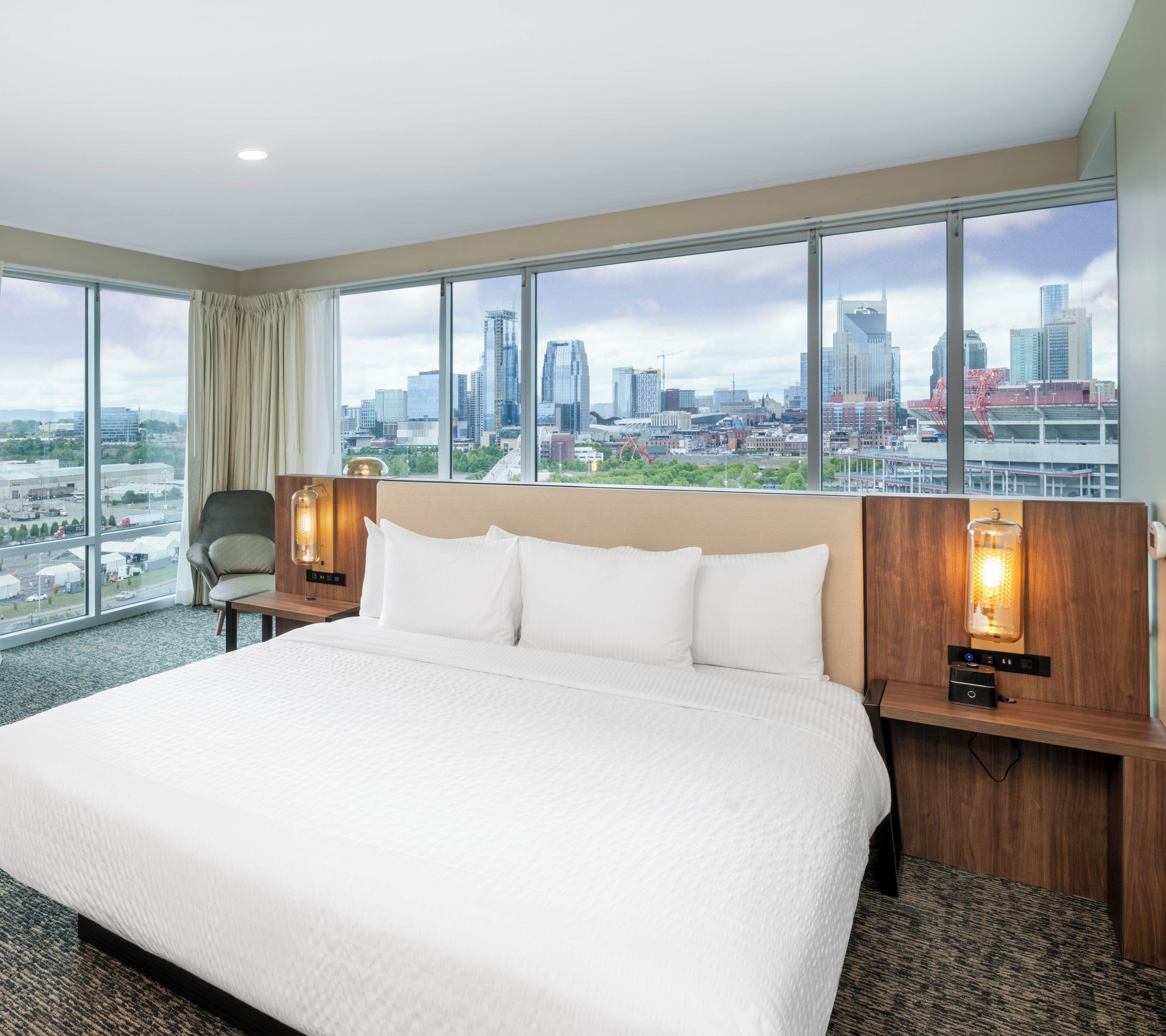 Studio Suite, 1 King Bed, Accessible, Non Smoking (Roll-in Shower, Corner) | Private kitchen