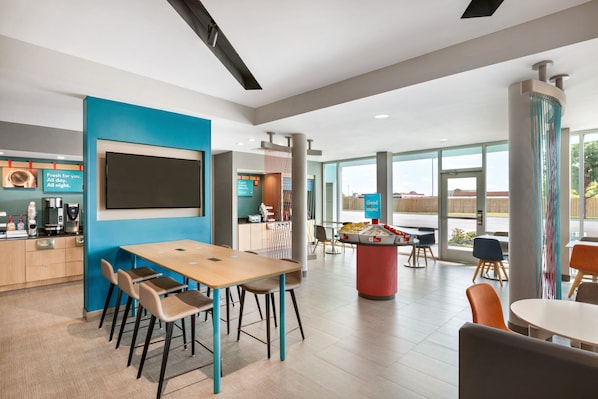 Free on-the-go breakfast - avid hotels Corpus Christi - Portland by IHG (Portland)