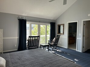 5 bedrooms, iron/ironing board, WiFi, bed sheets