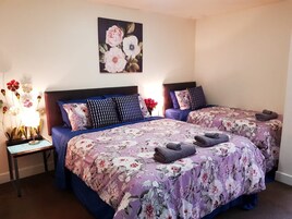 1 habitación, decoración personalizada y muebles diferentes