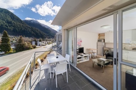 City Apartment | Balcony