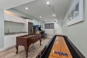 Game room - 5450- Wench's Pad 3, Spacious Oceanfront Nags Head Home with Private Pool! (Nags Head)