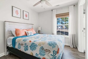 3 bedrooms, iron/ironing board, WiFi, bed sheets