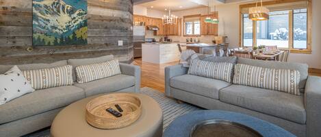 Télévision, cheminée