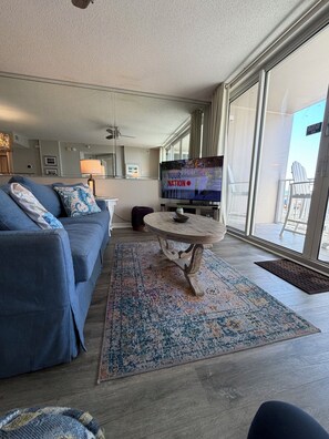 Smart TV, DVD player