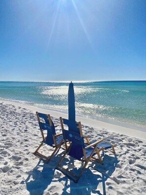 På stranden