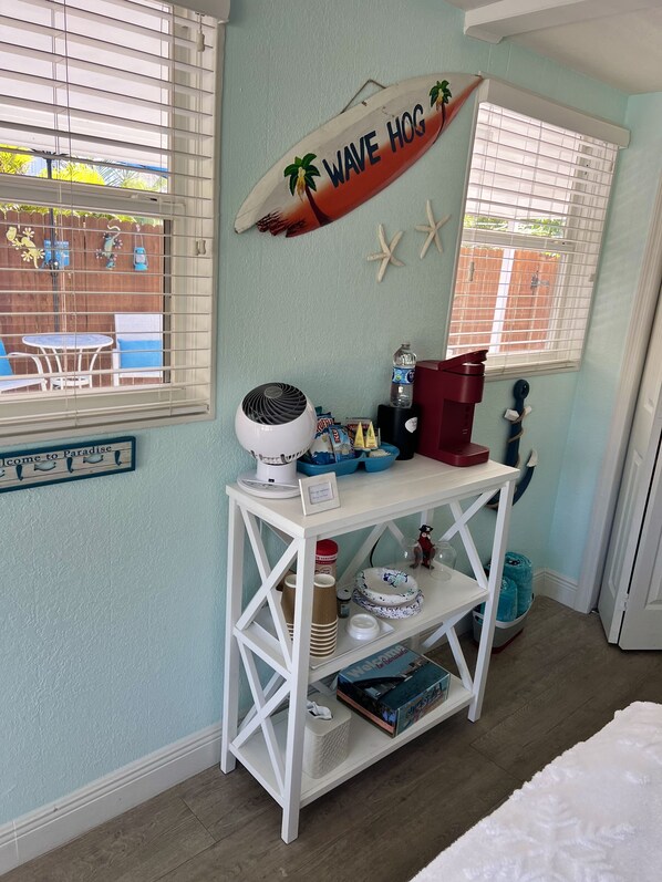 1 slaapkamer, een strijkplank/strijkijzer, gratis wifi, beddengoed