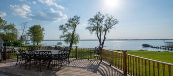 La Bella Vita: Spectacular Cayuga Lake Sunsets!