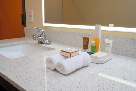 SPOT X Hotel Orlando Intl Dr by The Red Collection - Image 50